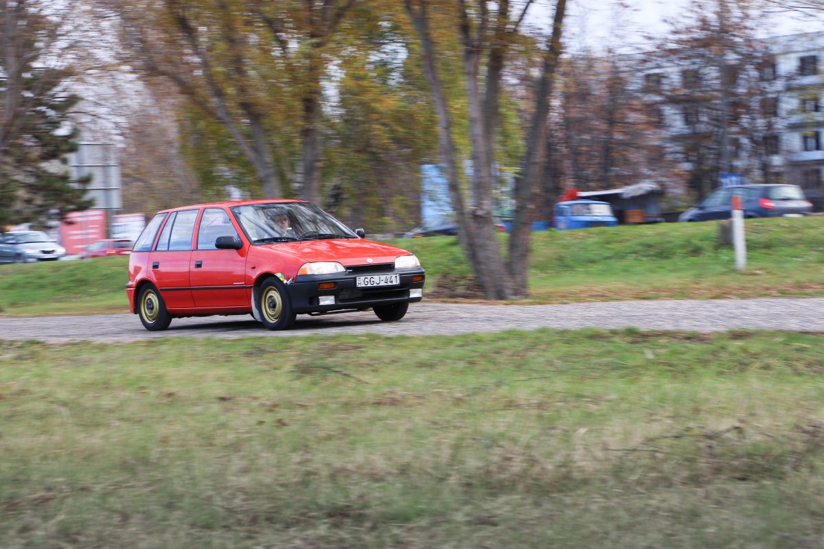 SUZUKI SWIFT