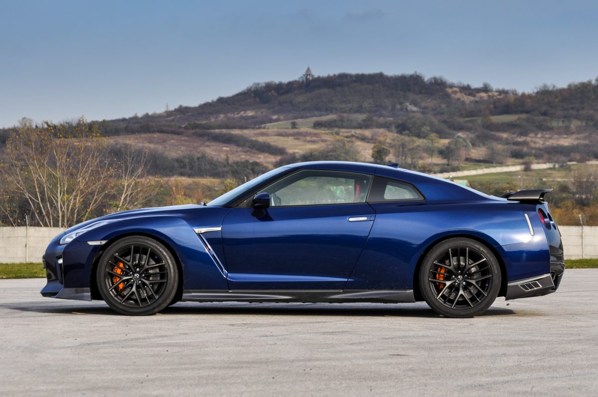 NISSAN GT-R