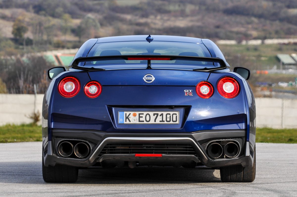NISSAN GT-R
