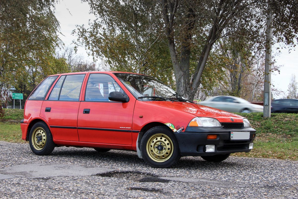SUZUKI SWIFT