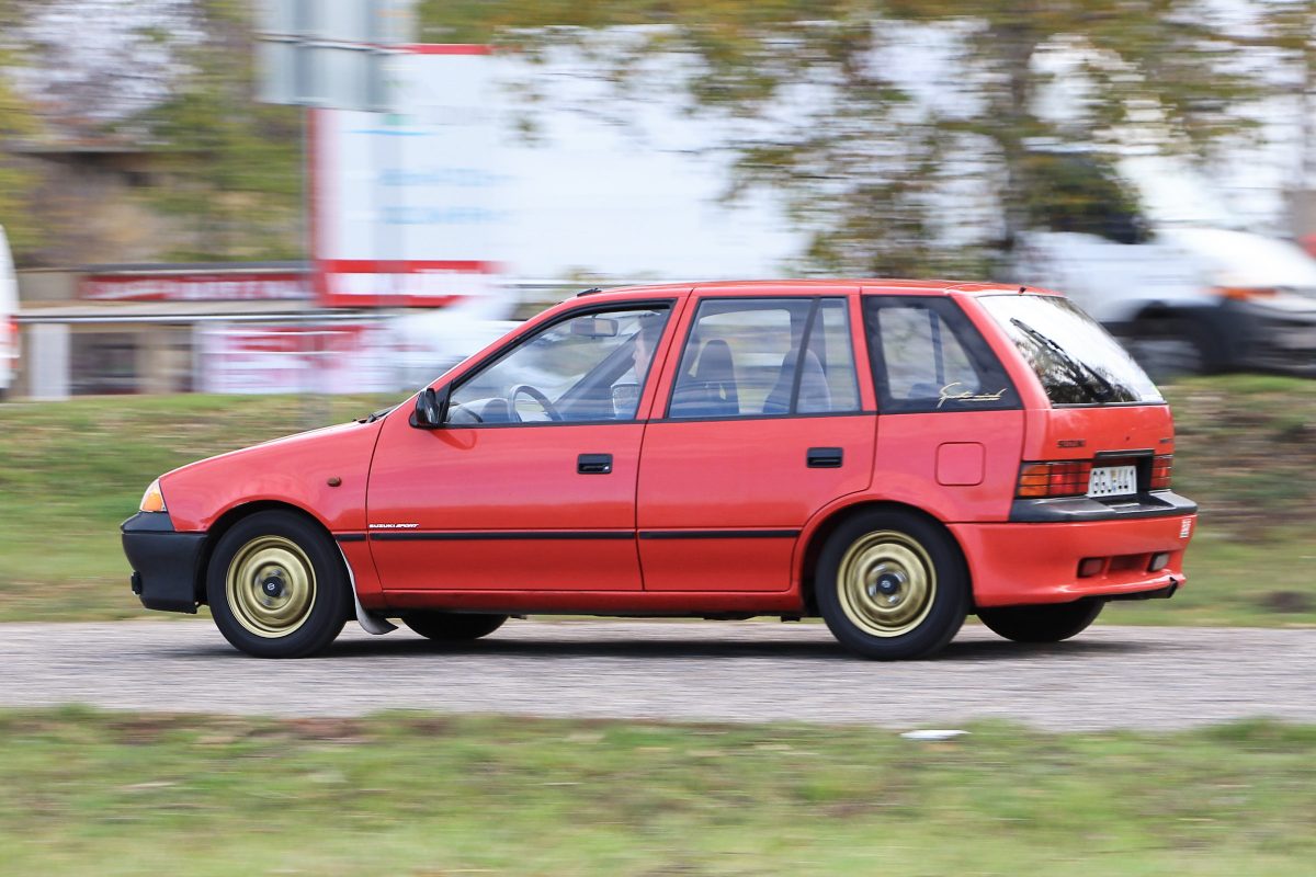 SUZUKI SWIFT