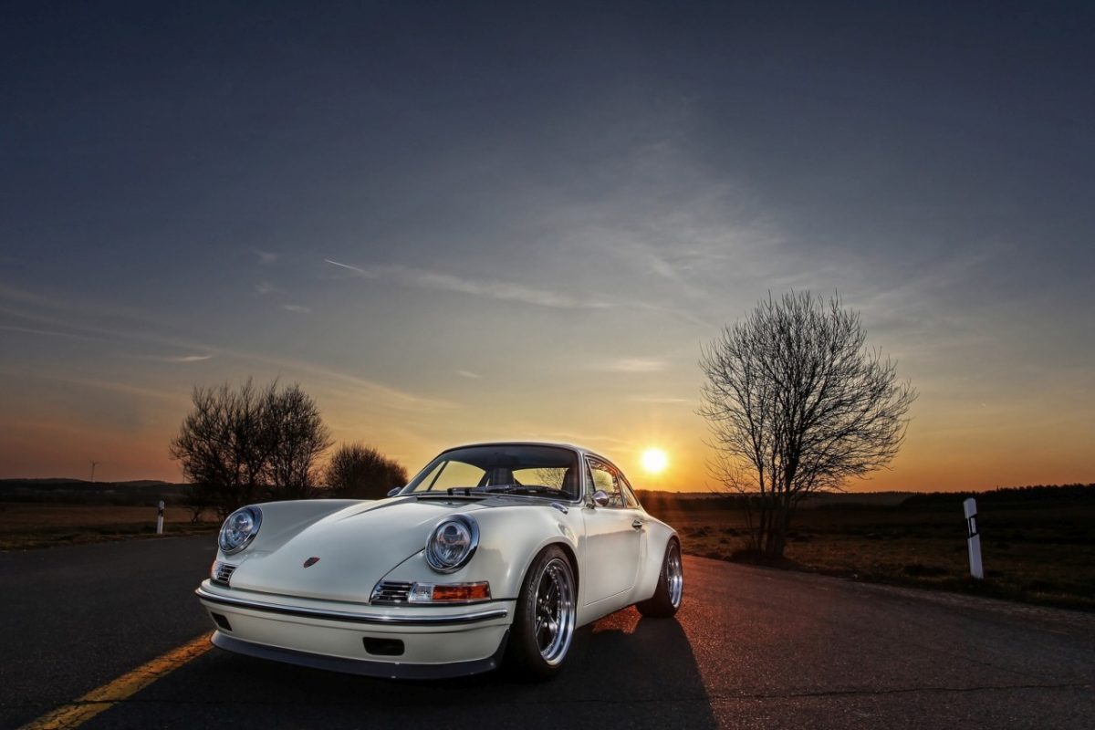 PORSCHE 911