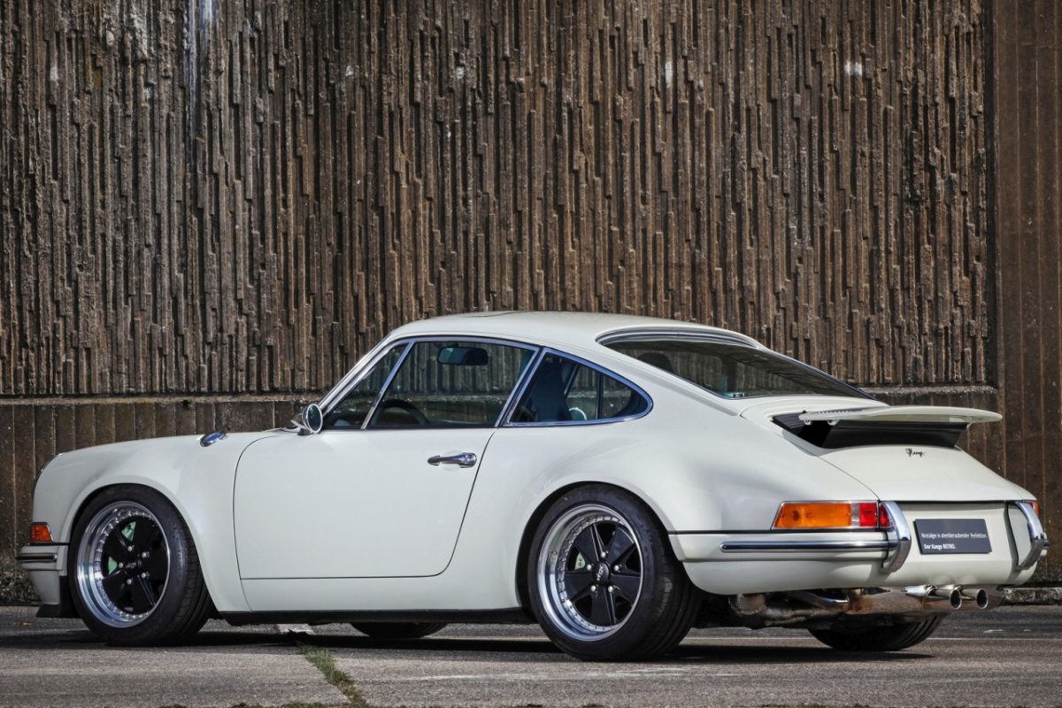 PORSCHE 911
