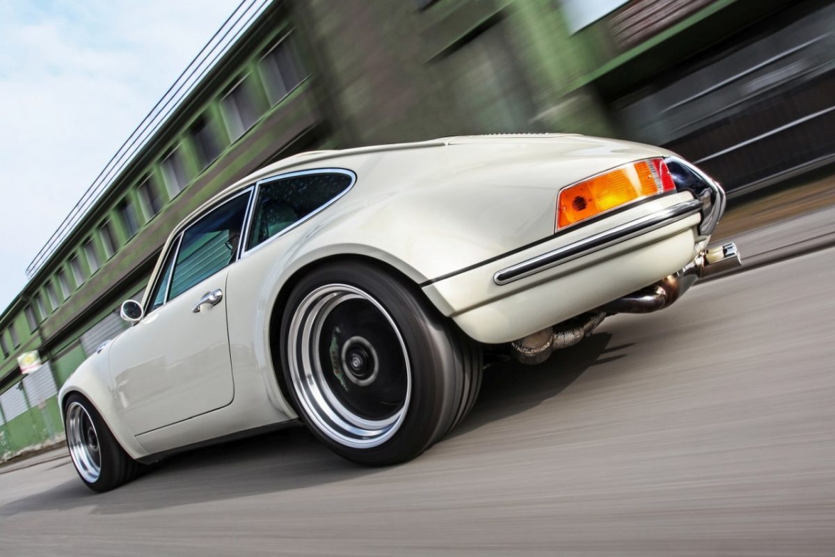 PORSCHE 911