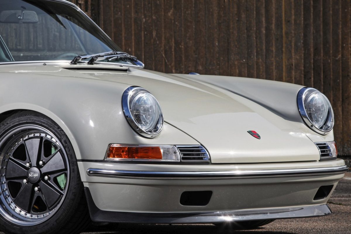 PORSCHE 911