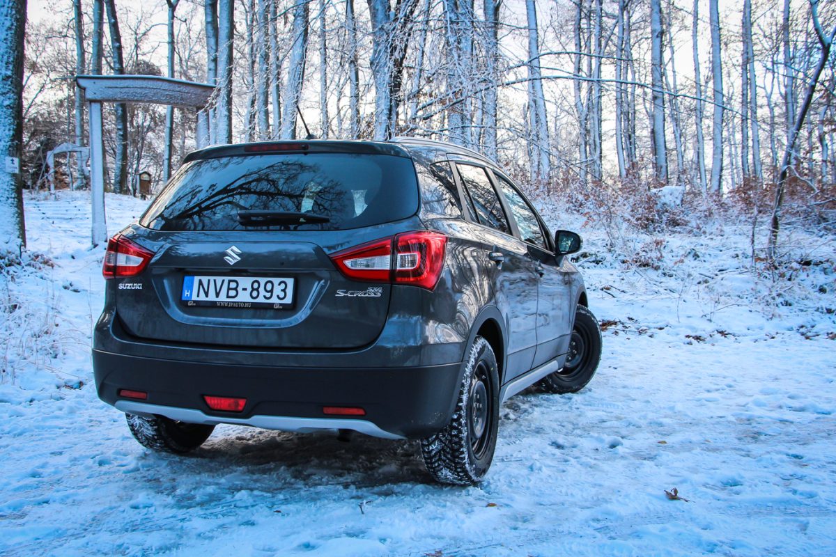 SUZUKI SX4 S-CROSS