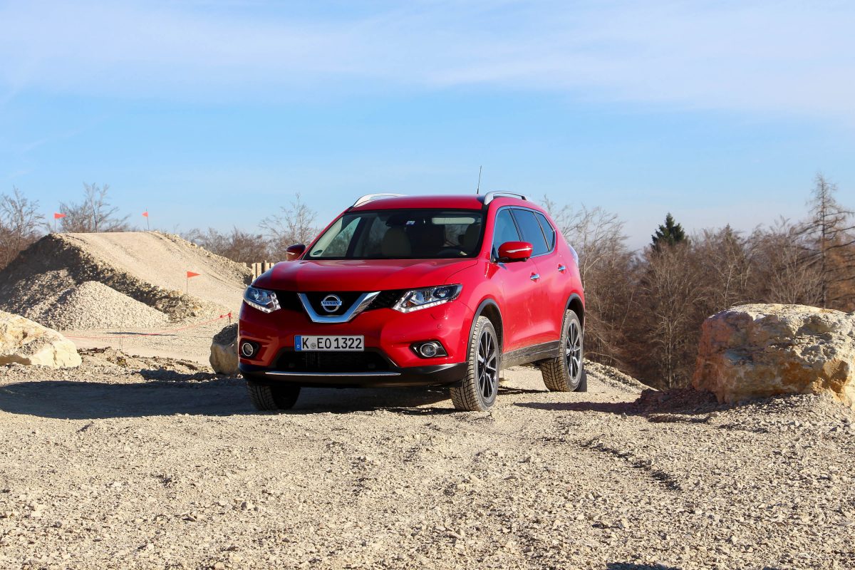 NISSAN X-TRAIL