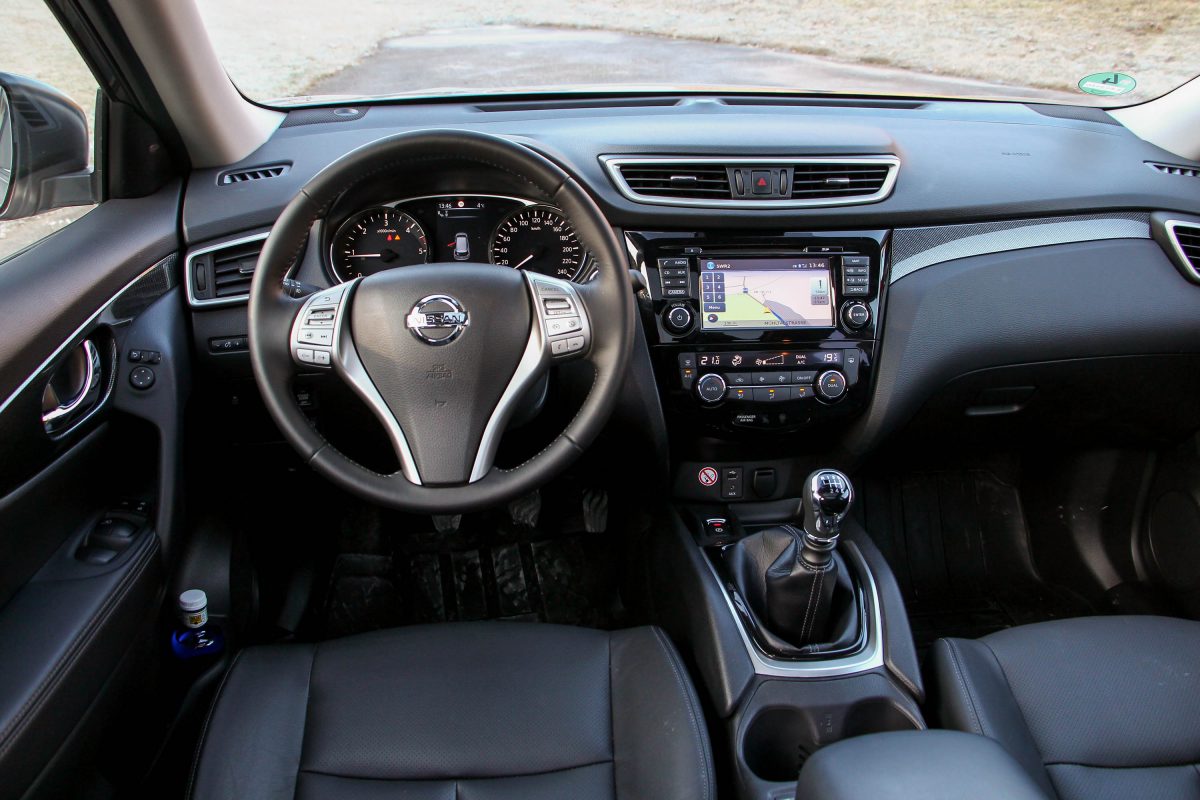 NISSAN X-TRAIL