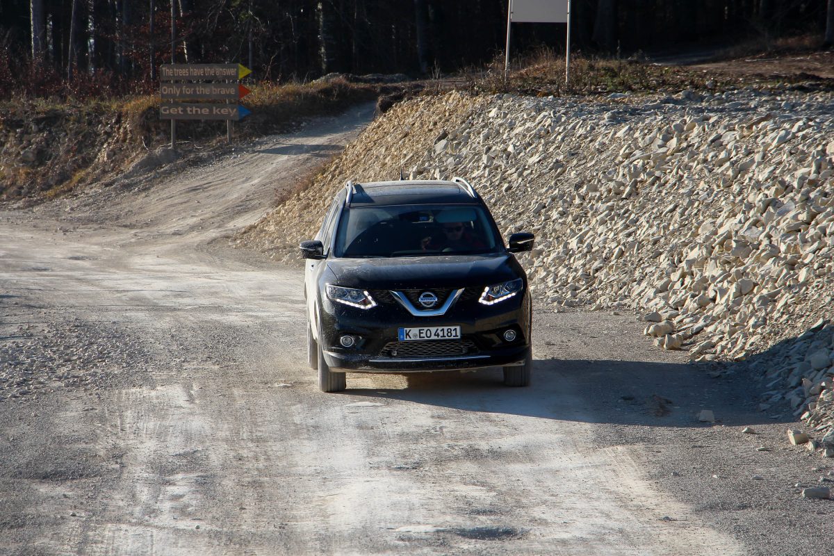 NISSAN X-TRAIL