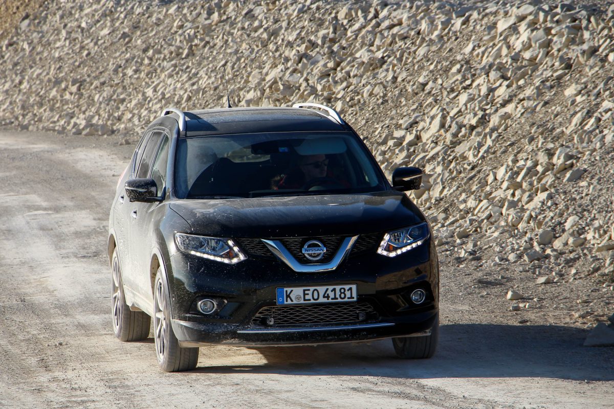 NISSAN X-TRAIL