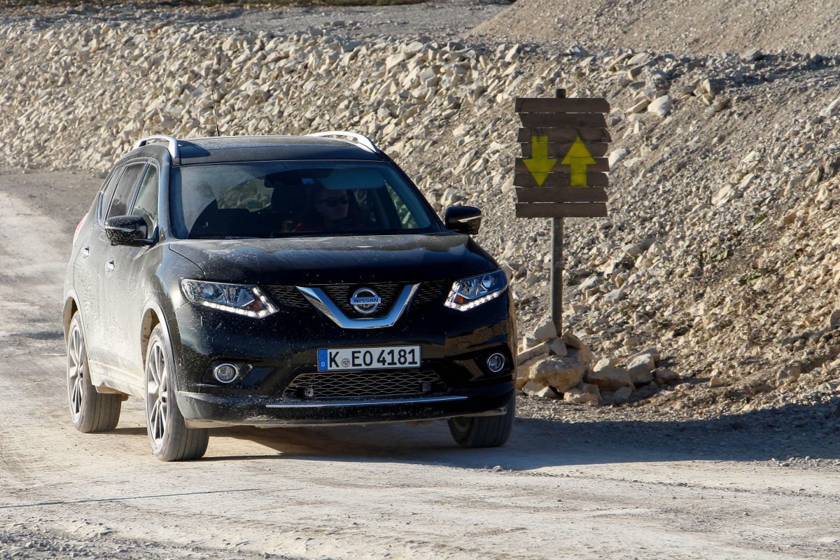 NISSAN X-TRAIL