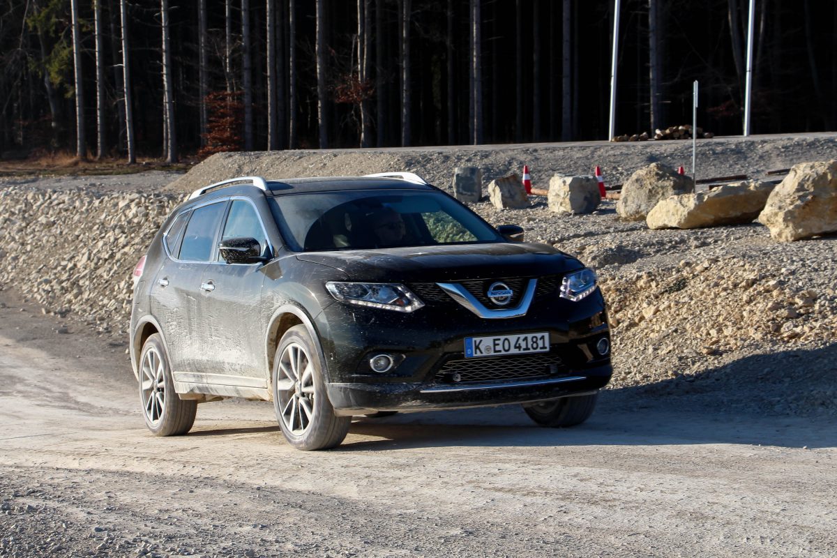 NISSAN X-TRAIL