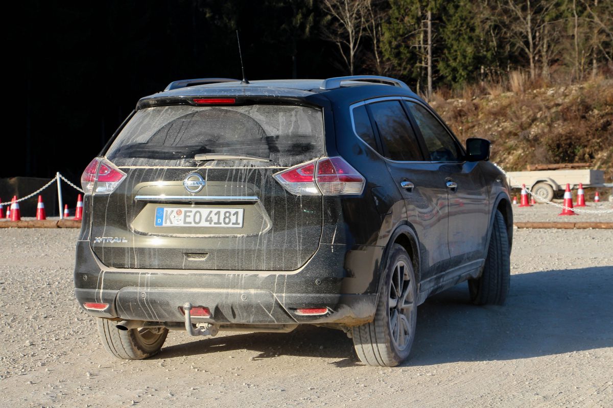 NISSAN X-TRAIL