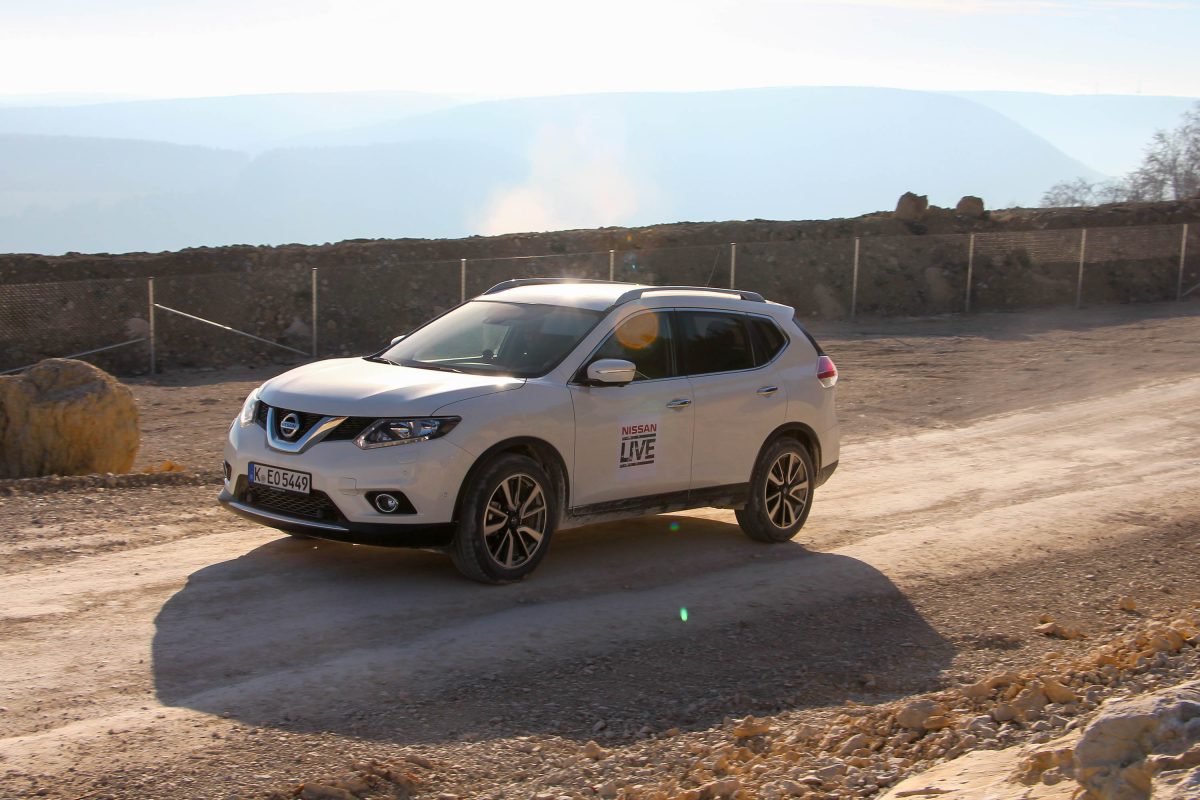 NISSAN X-TRAIL