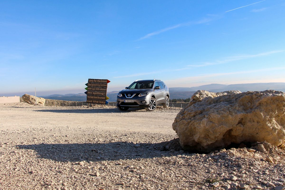NISSAN X-TRAIL