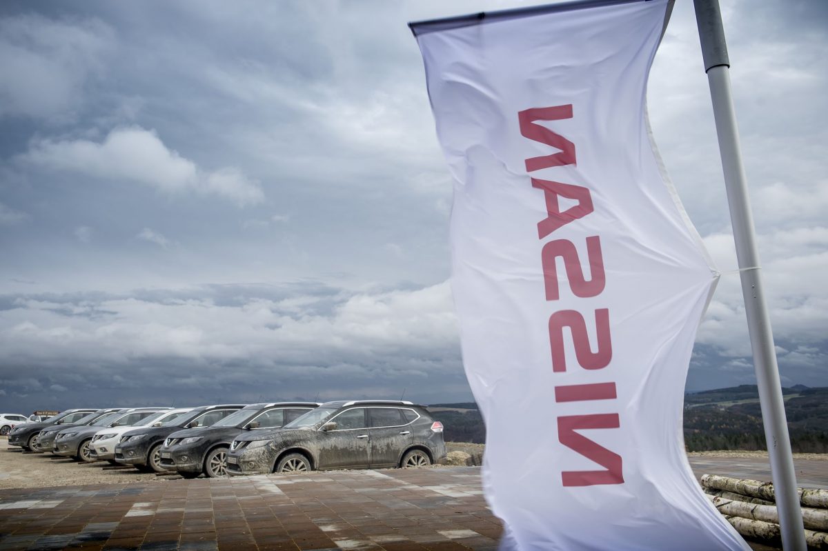 NISSAN X-TRAIL