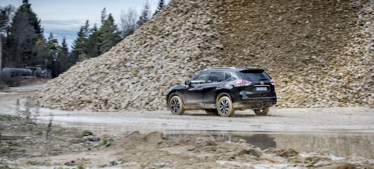 NISSAN X-TRAIL