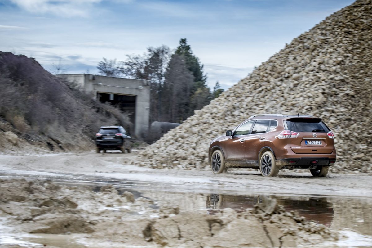 NISSAN X-TRAIL