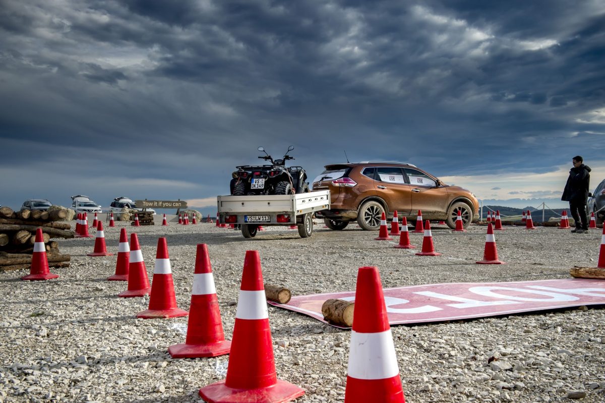 NISSAN X-TRAIL