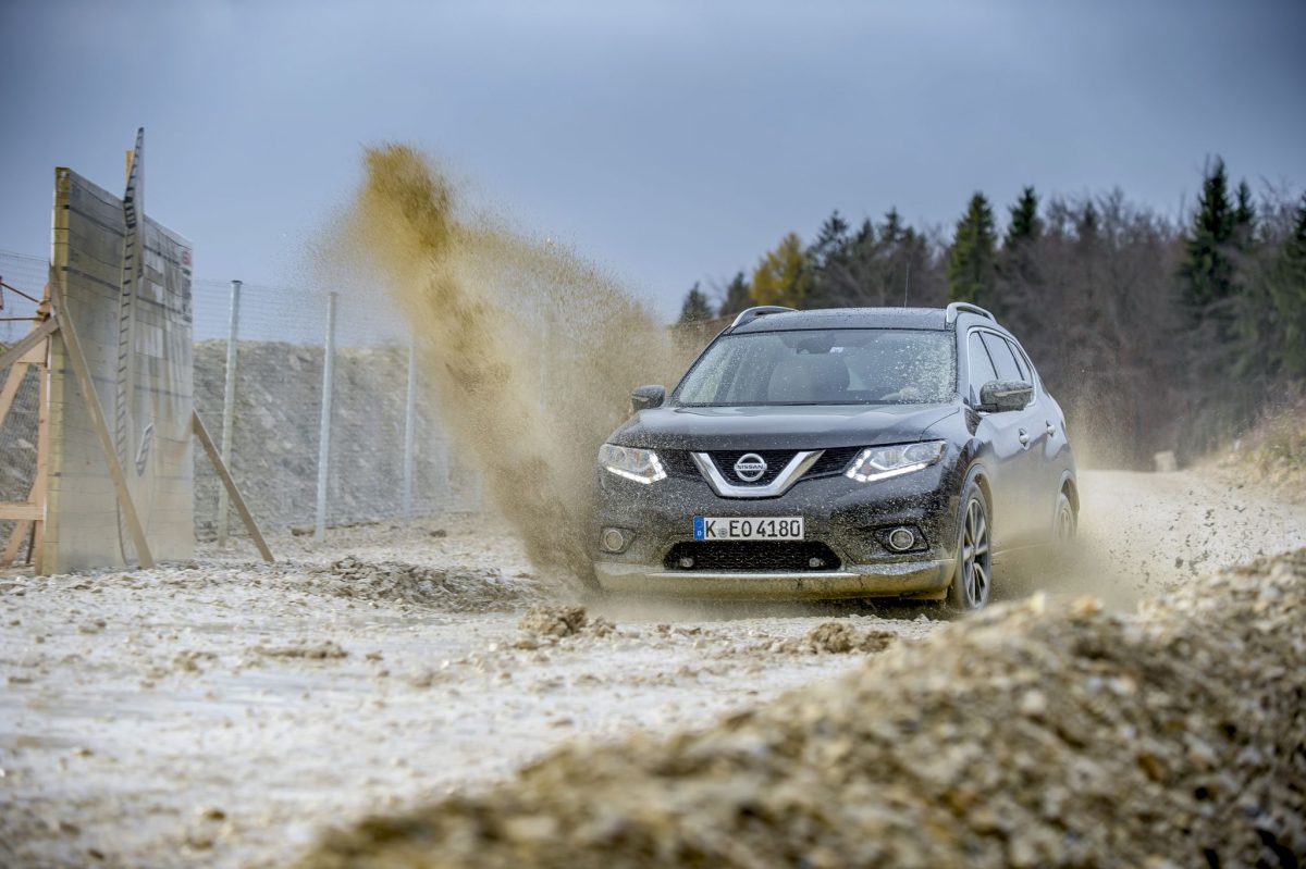 NISSAN X-TRAIL