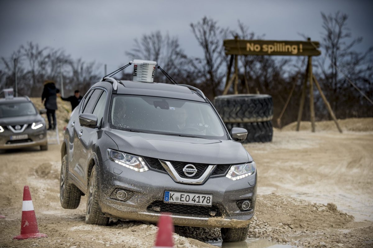 NISSAN X-TRAIL