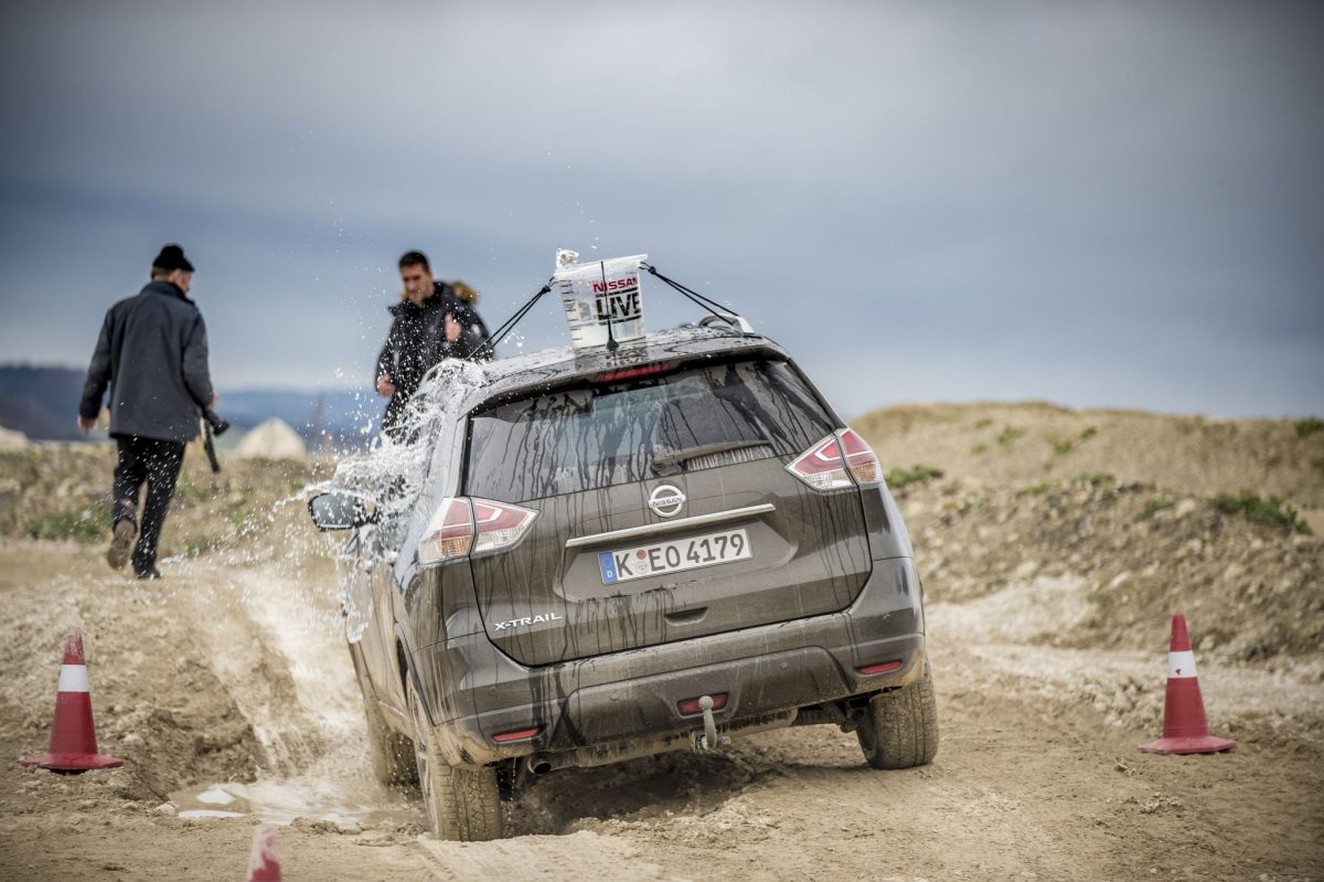 NISSAN X-TRAIL