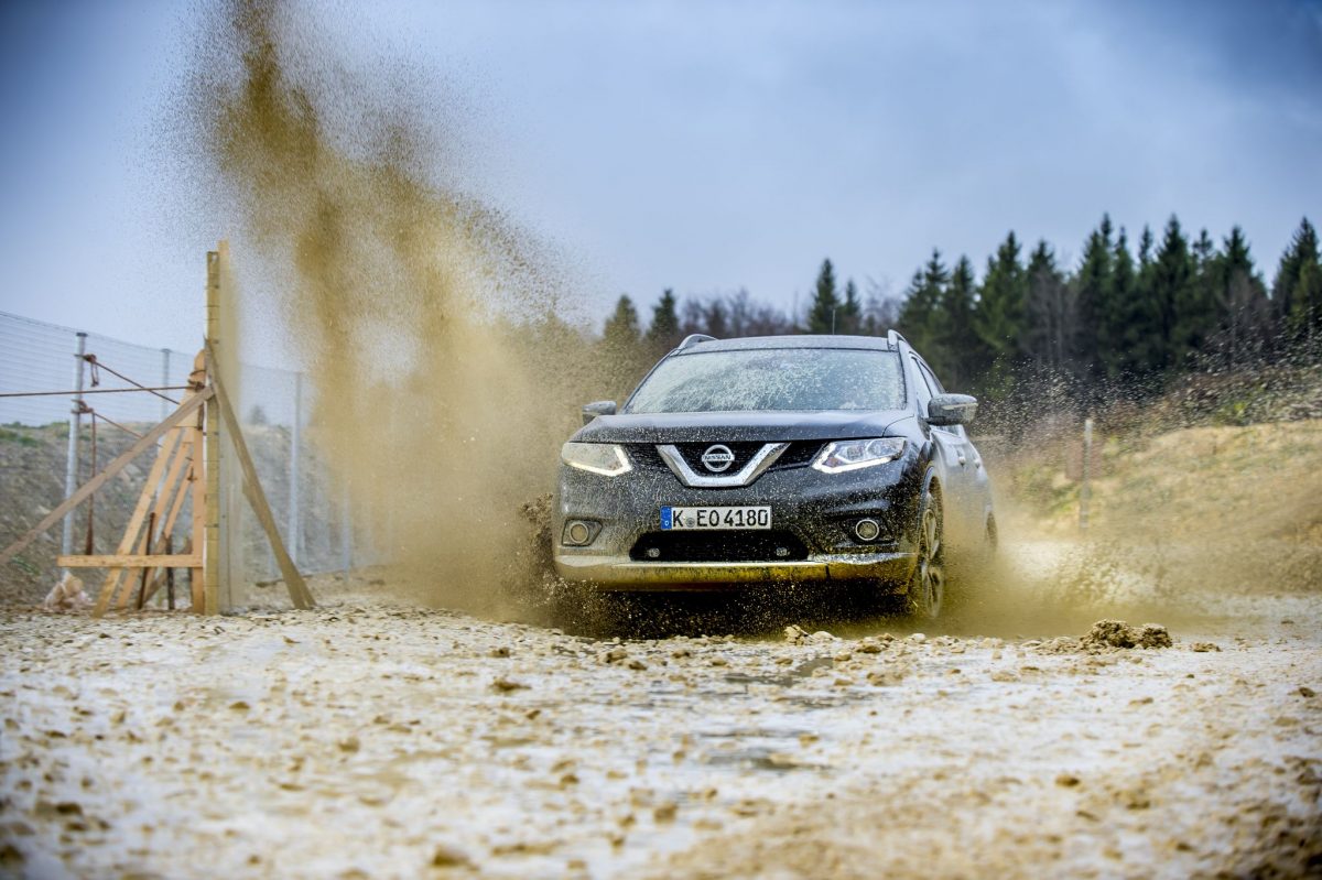 NISSAN X-TRAIL