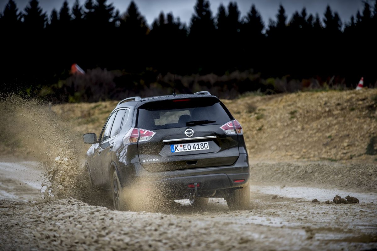 NISSAN X-TRAIL