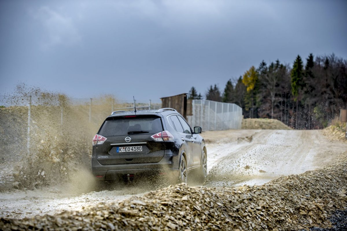 NISSAN X-TRAIL