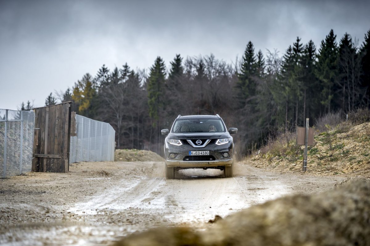 NISSAN X-TRAIL
