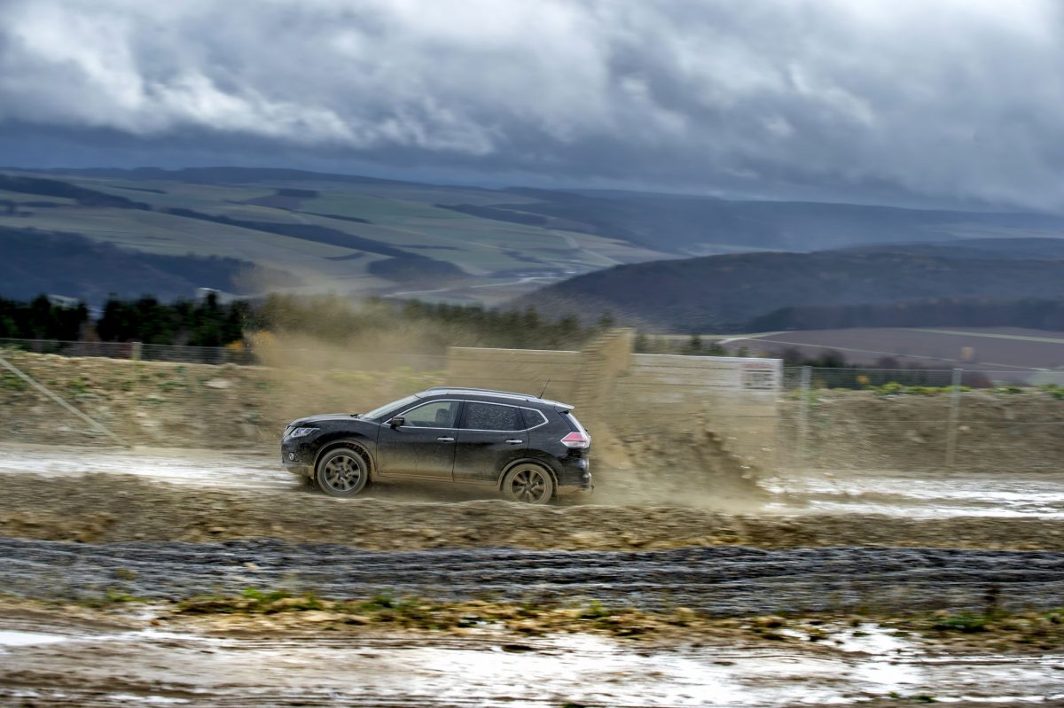 NISSAN X-TRAIL