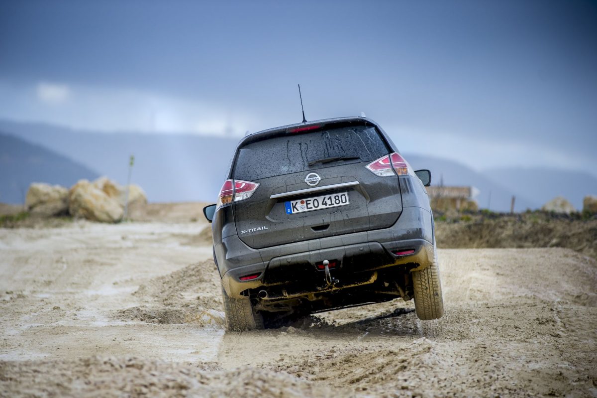 NISSAN X-TRAIL