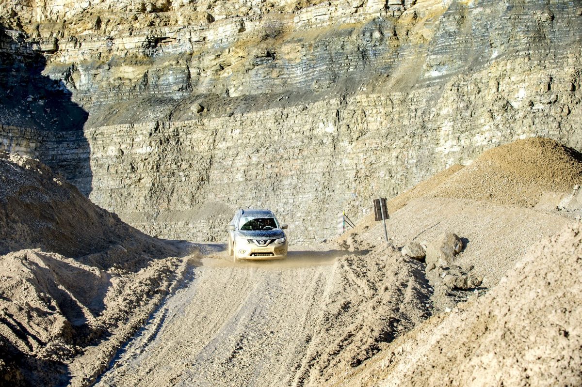 NISSAN X-TRAIL