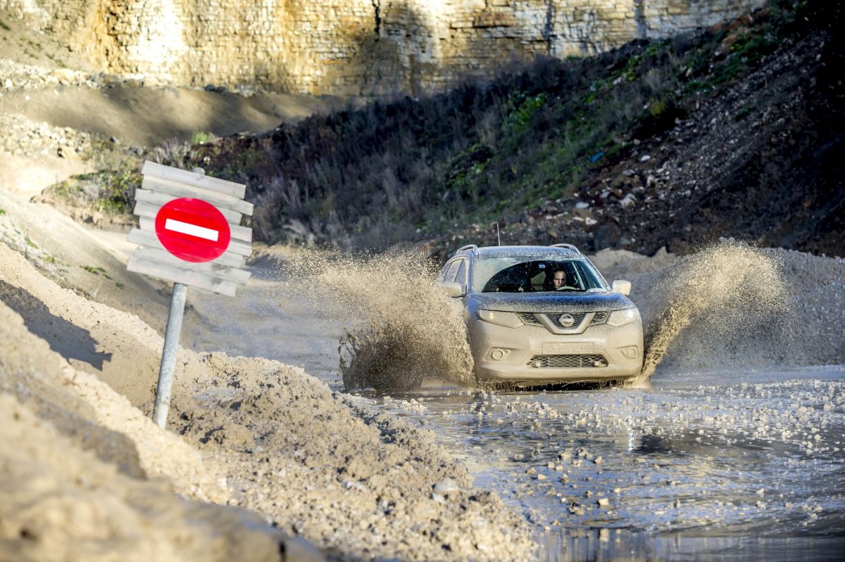 NISSAN X-TRAIL