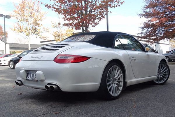 PORSCHE 911