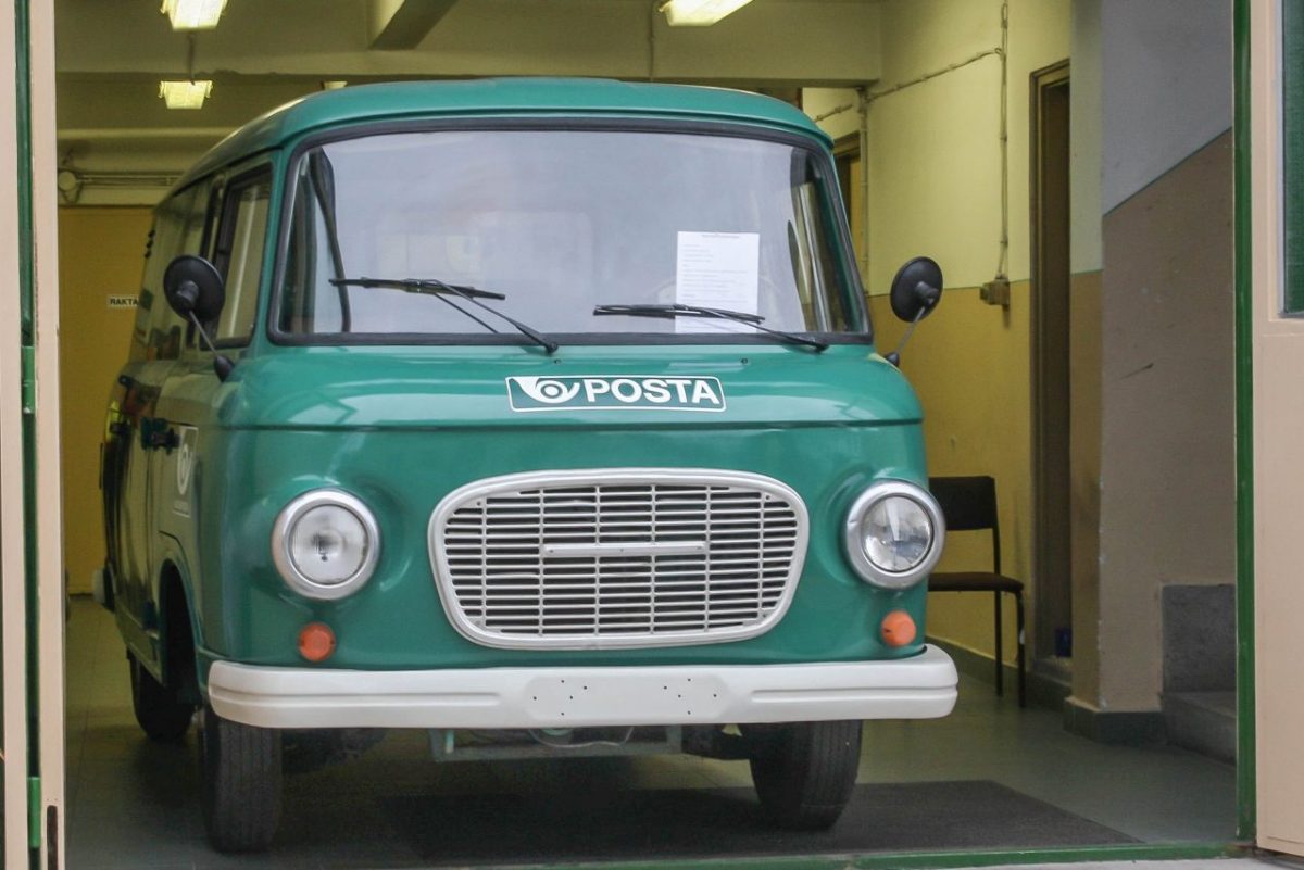 NISSAN NV200