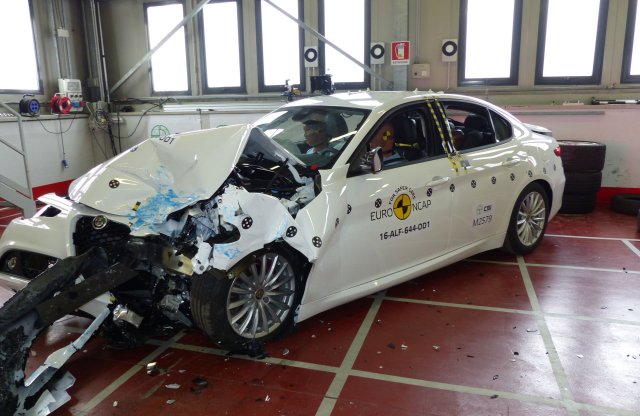 Alfa Giulia, SEAT Ateca és Volkswagen Tiguan tört a teszten