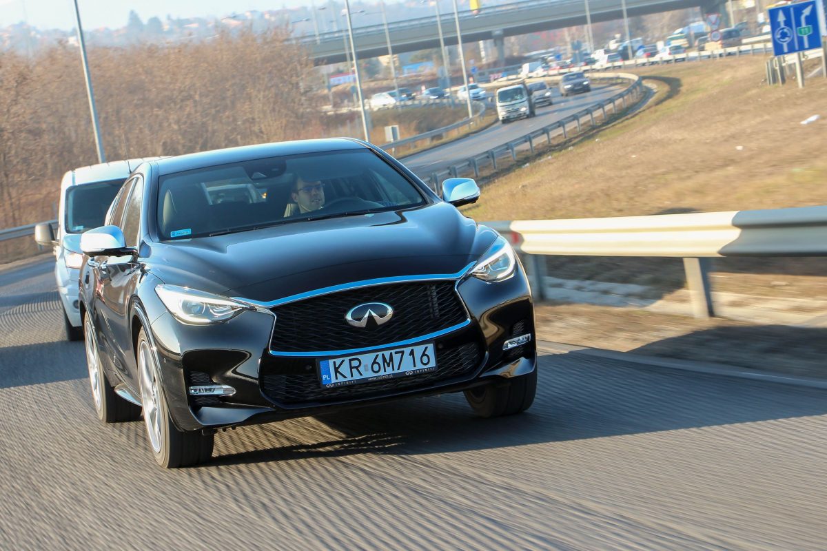 INFINITI Q30