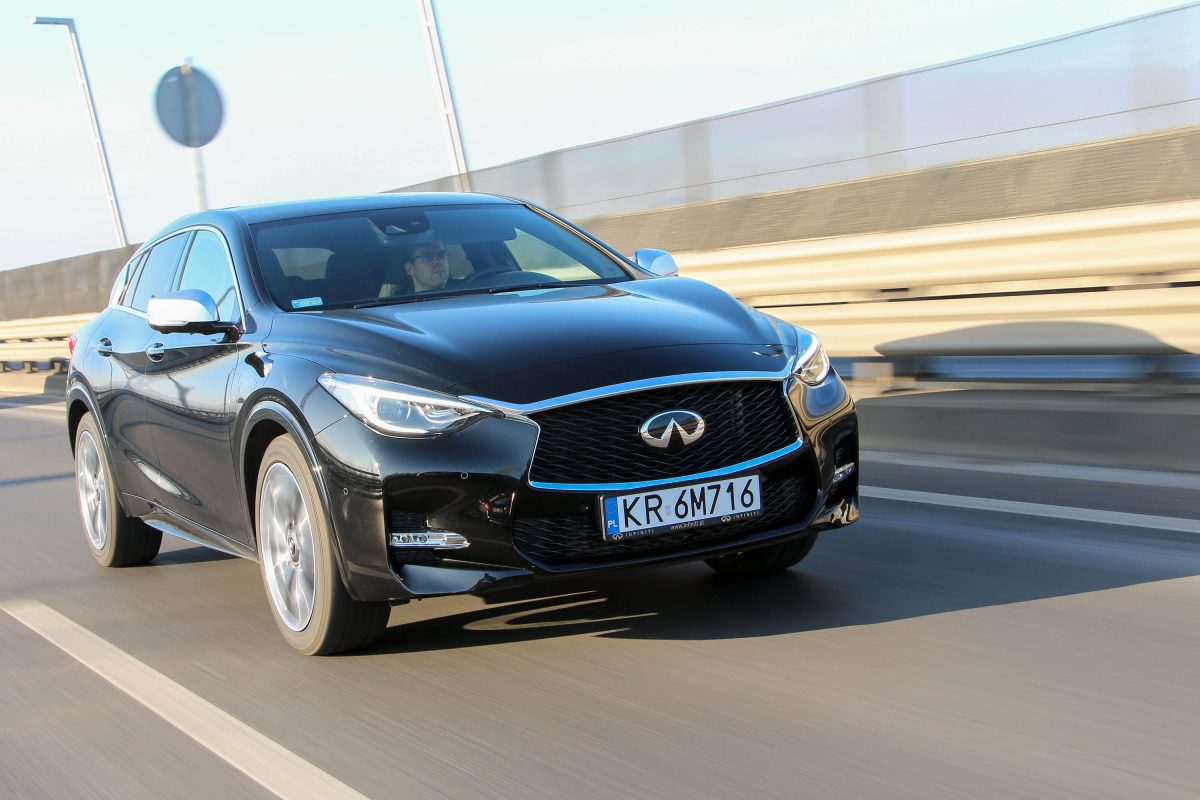 INFINITI Q30