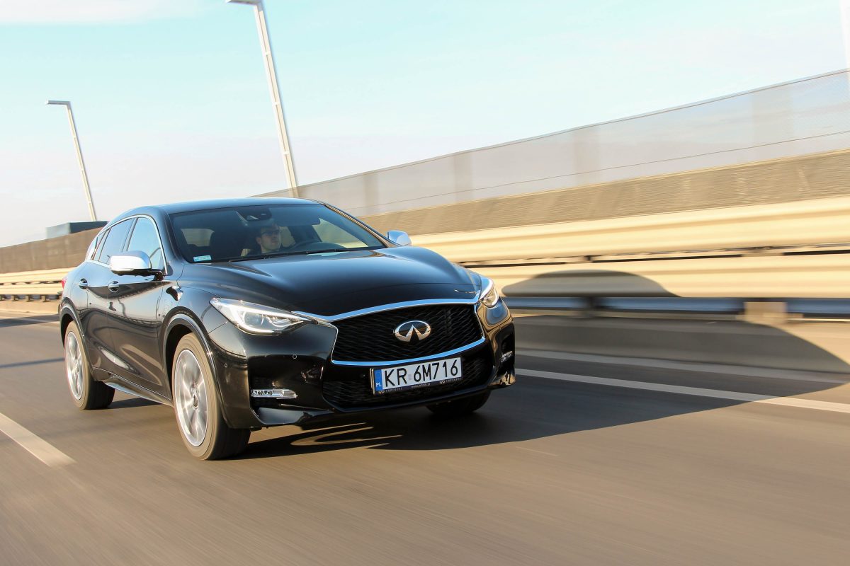 INFINITI Q30
