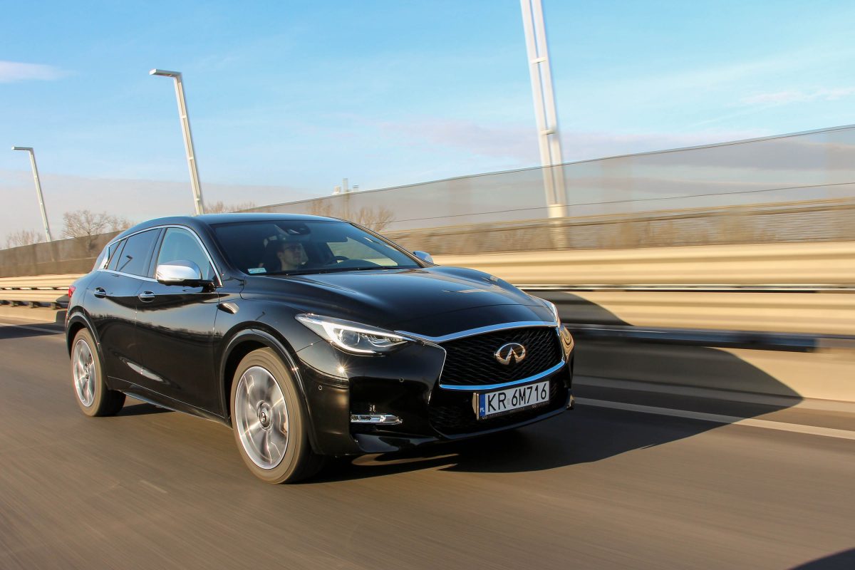 INFINITI Q30