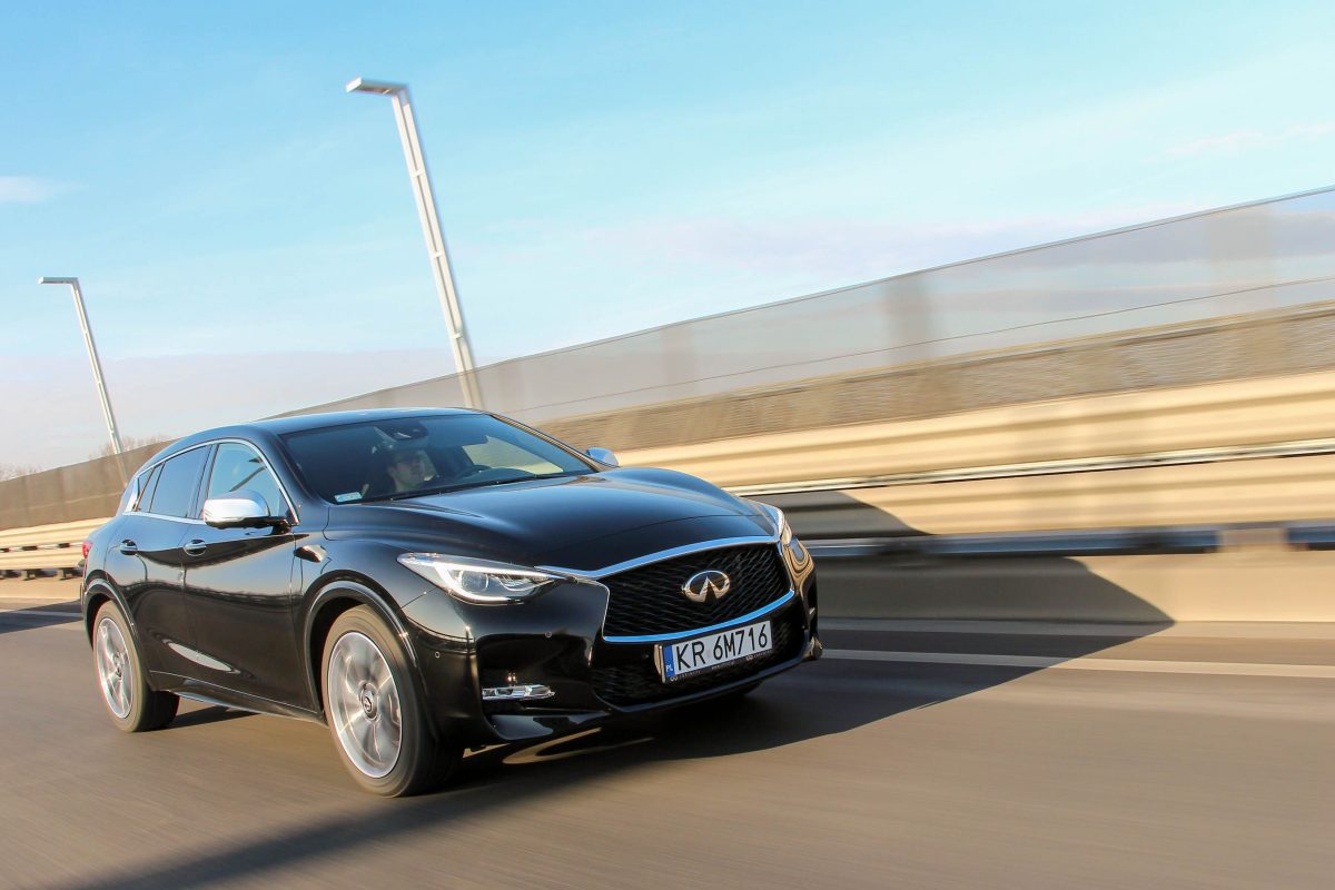 INFINITI Q30