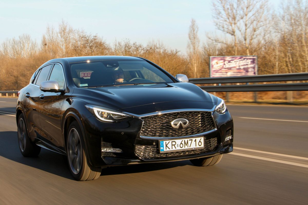 INFINITI Q30