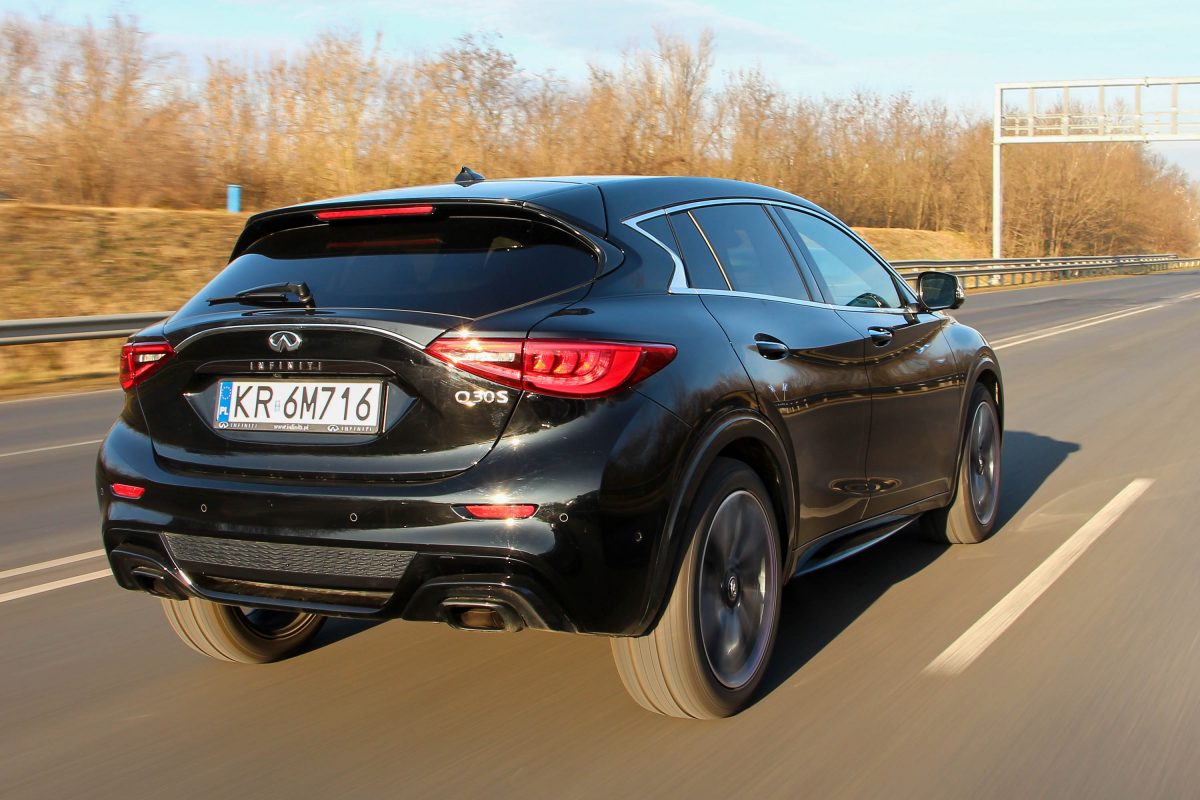 INFINITI Q30