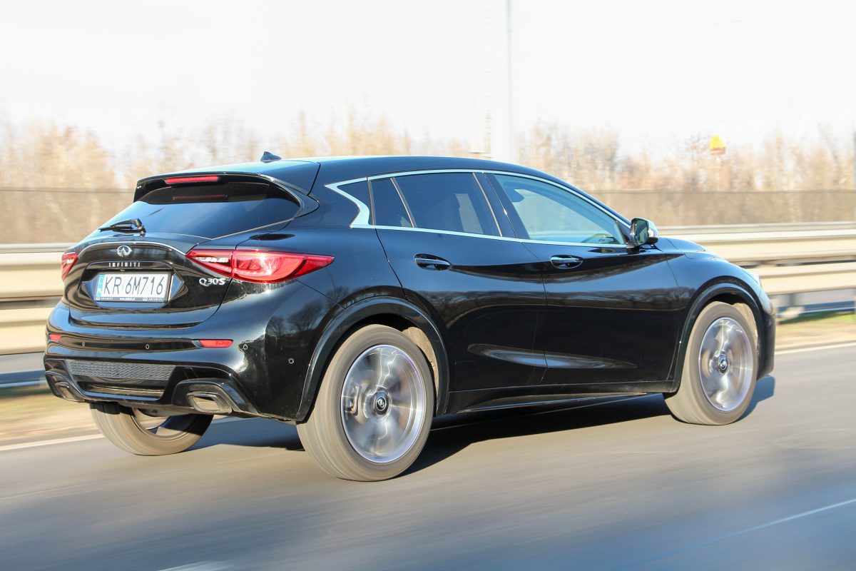 INFINITI Q30