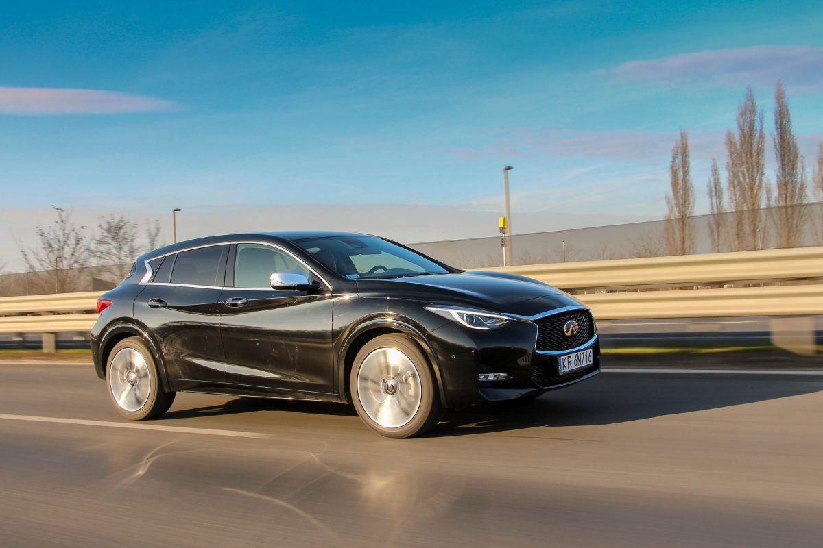 INFINITI Q30
