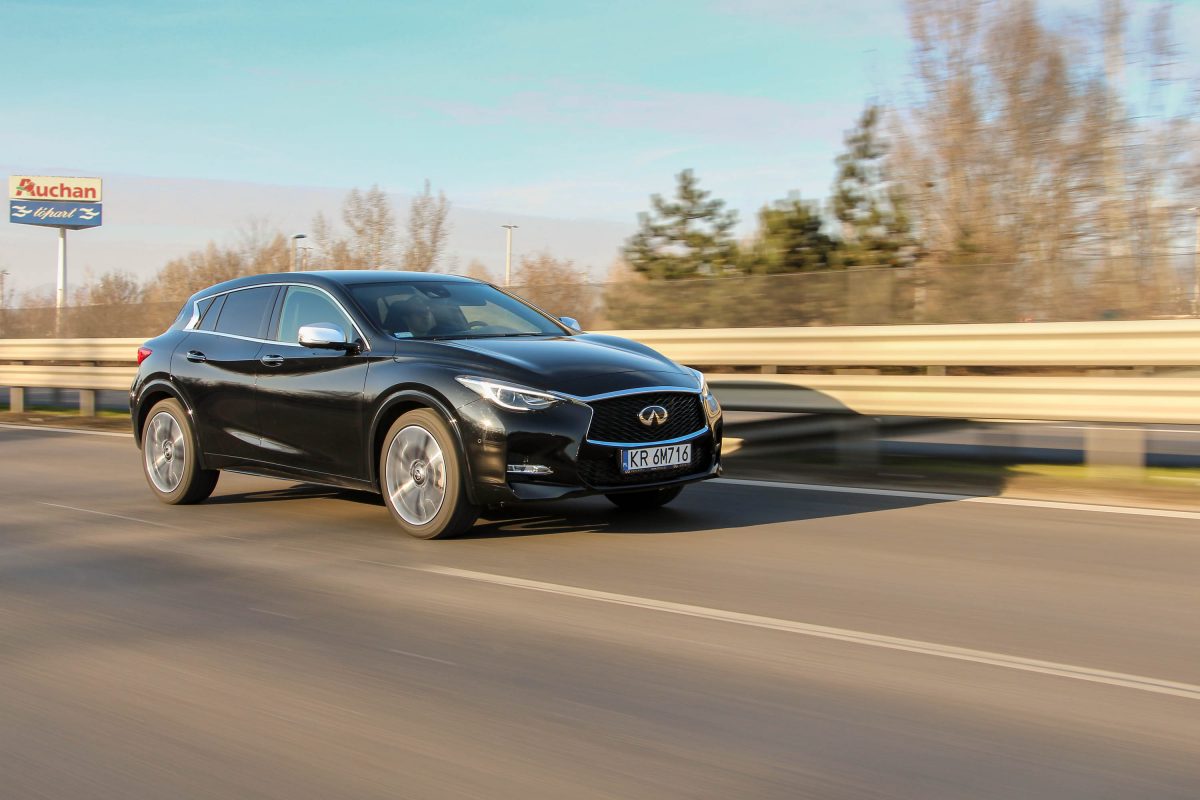 INFINITI Q30