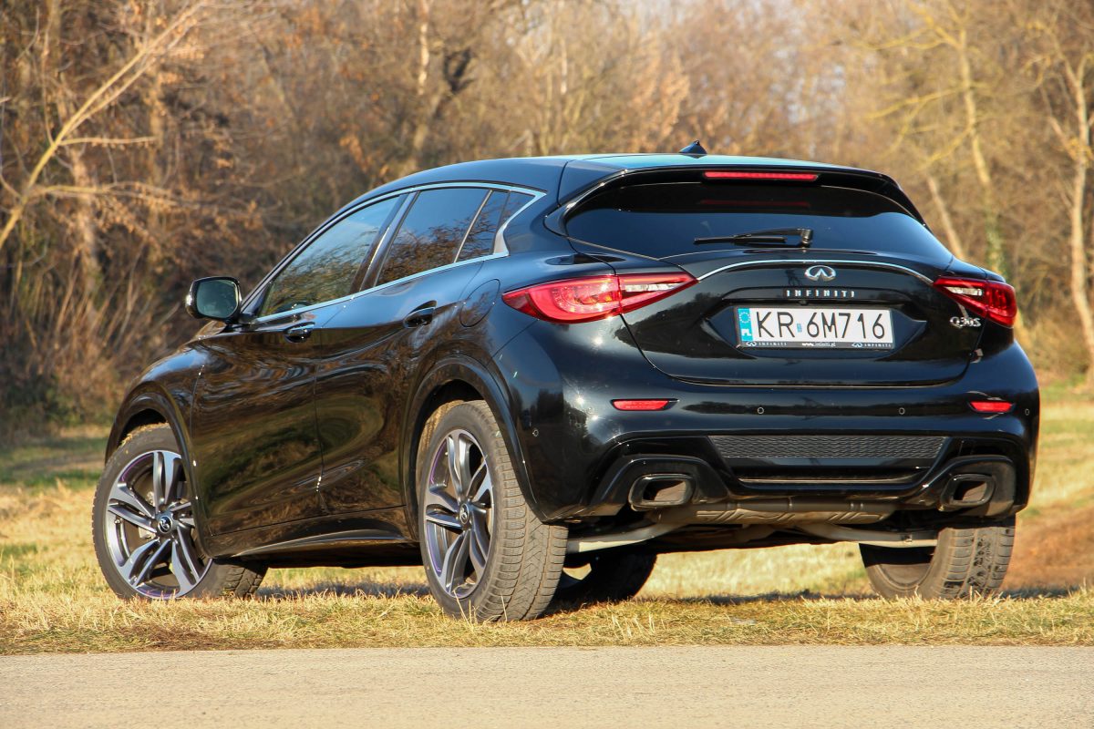 INFINITI Q30