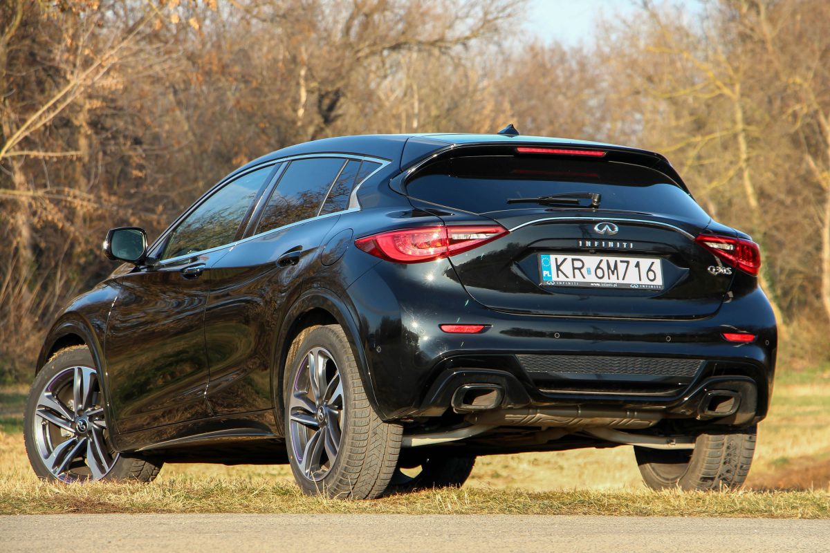 INFINITI Q30