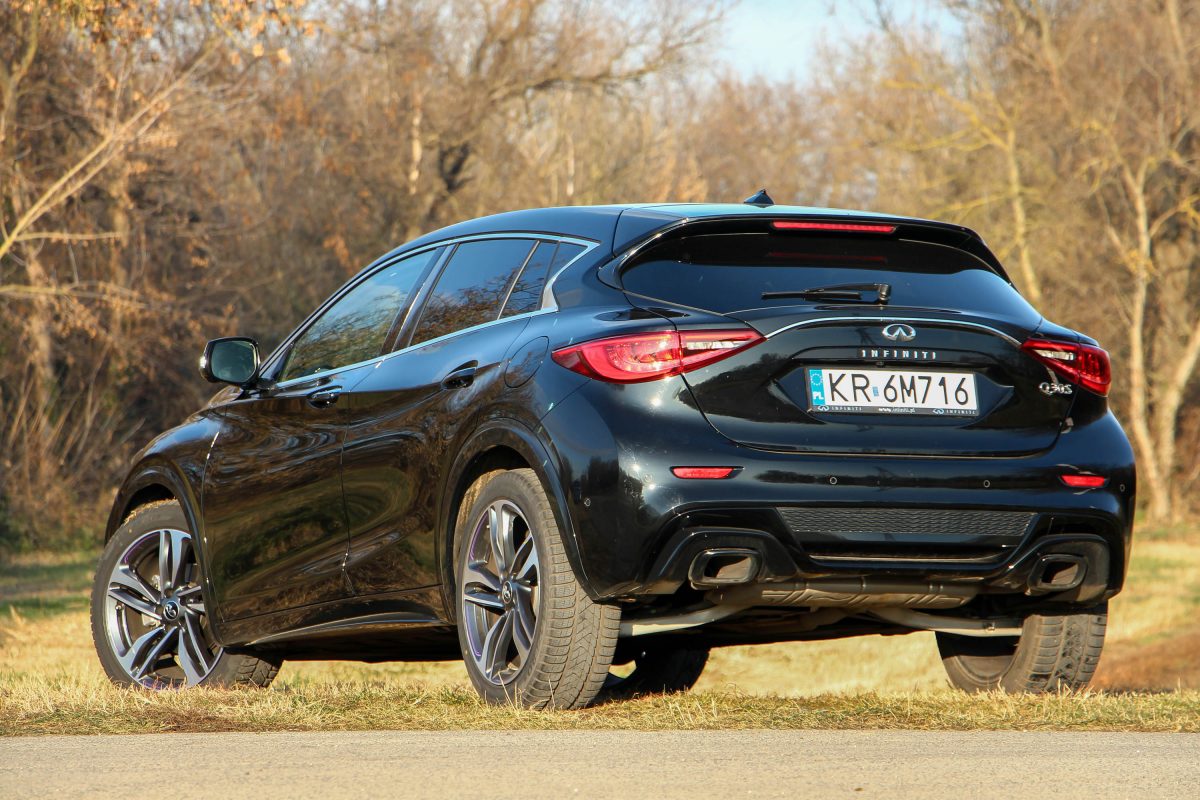 INFINITI Q30